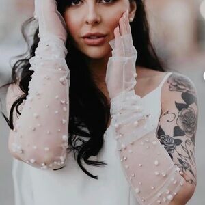 UNTAMED PETALS BY AMANDA JUDGE Sheer Pearl Gloves